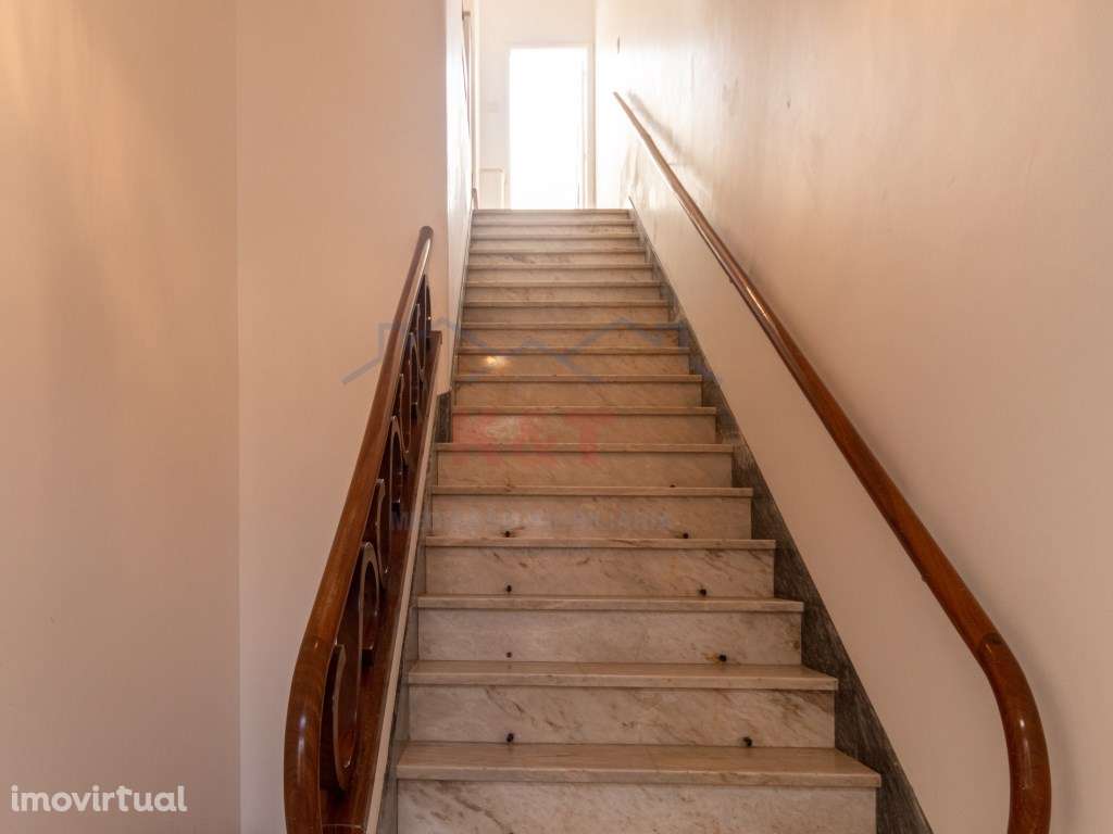 Moradia T4 remodelada com Jardim - Grande imagem: 3/50