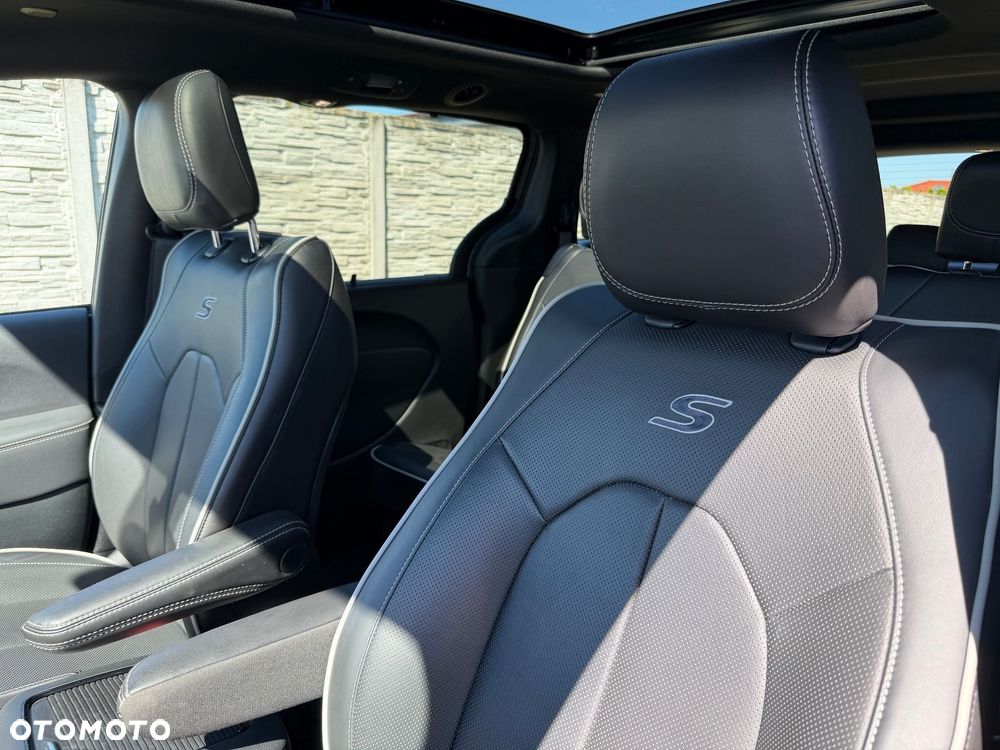 Chrysler Pacifica - 9