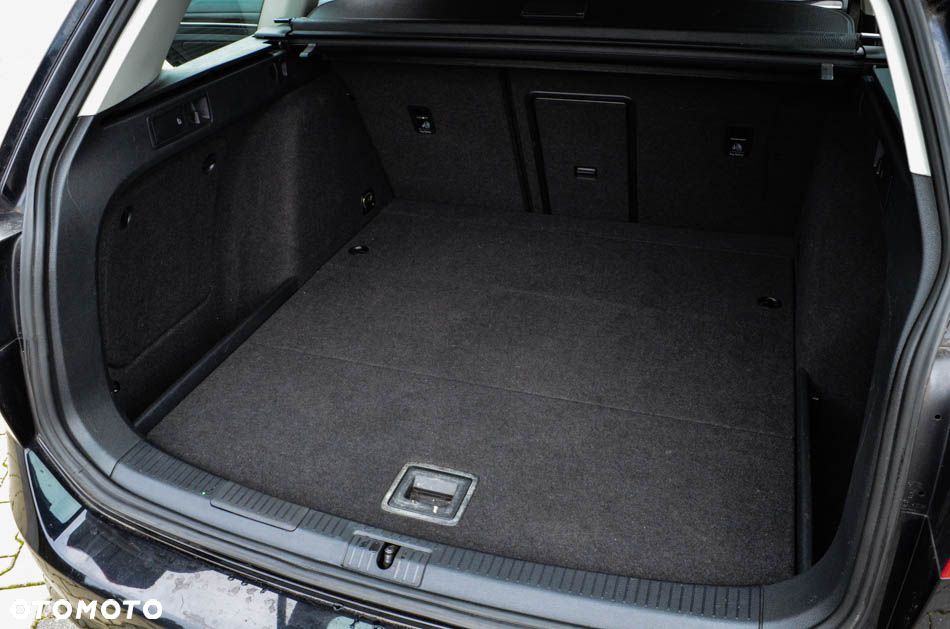 Volkswagen Golf Variant 2.0 TDI (BlueMotion Technology) DSG Highline - 23