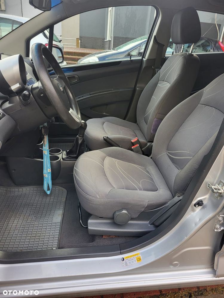 Chevrolet Spark 1.0 Base+ - 23