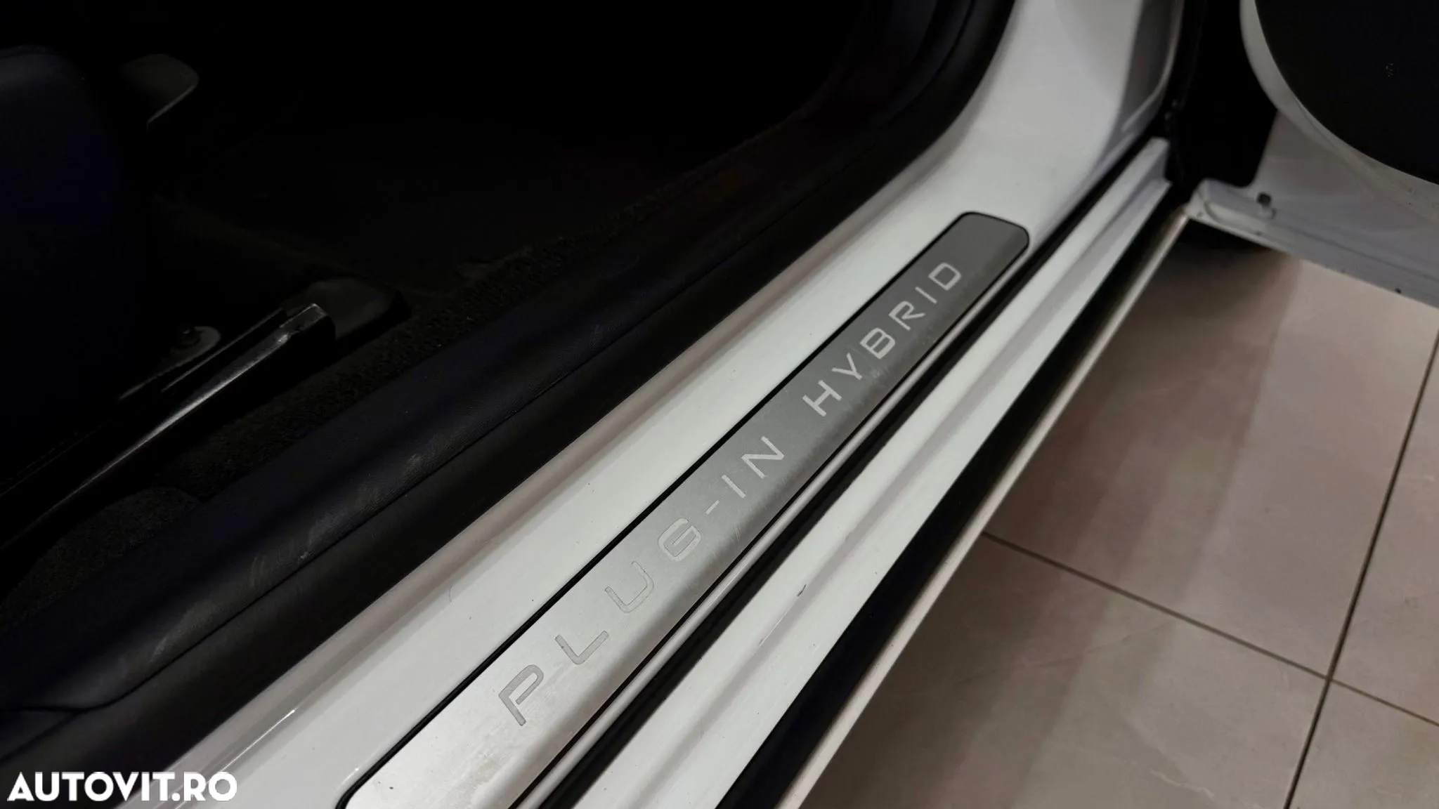 Volvo V60 D6 Plug-In-Hybrid AWD Geartronic Momentum - 27