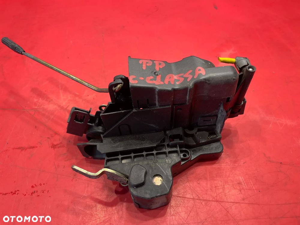 ZAMEK DRZWI PRAWY PRZÓD MERCEDES W202 - 1