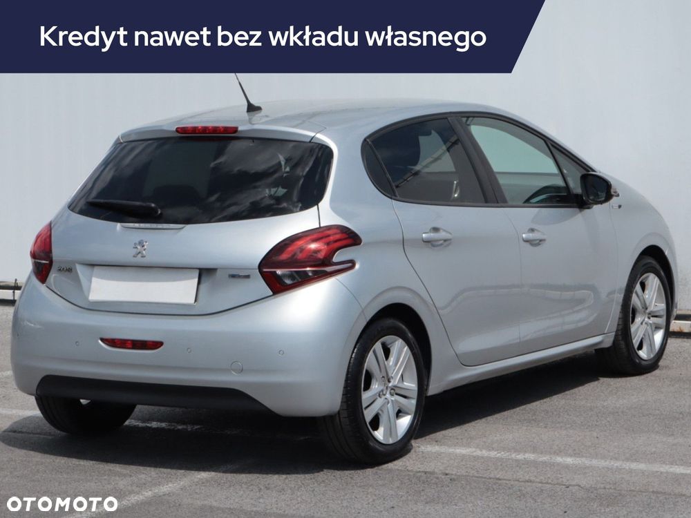Peugeot 208 - 7