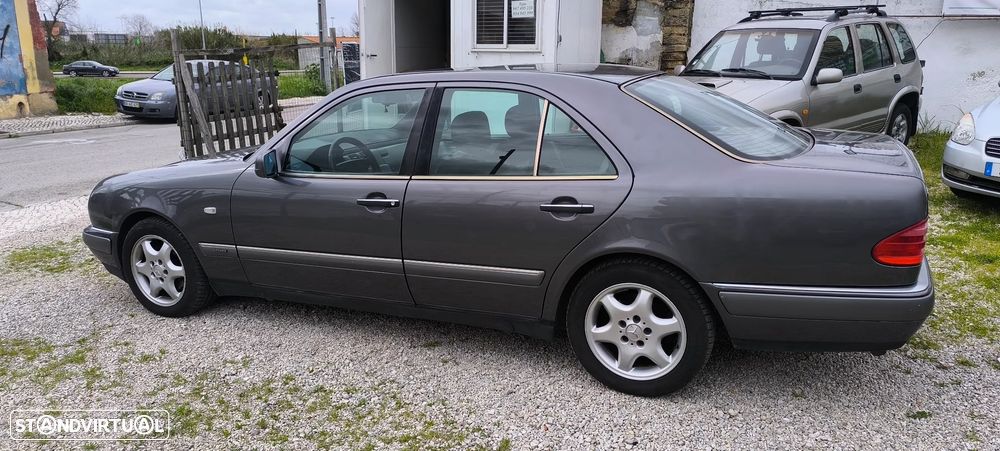 Mercedes-Benz E 290 - 4