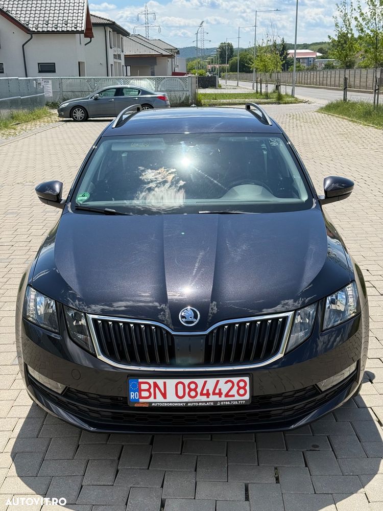 Skoda Octavia 1.6 TDI DSG Ambition - 1