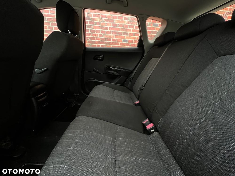 Kia Ceed - 16