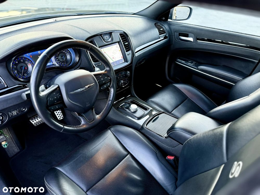 Chrysler 300s - 16