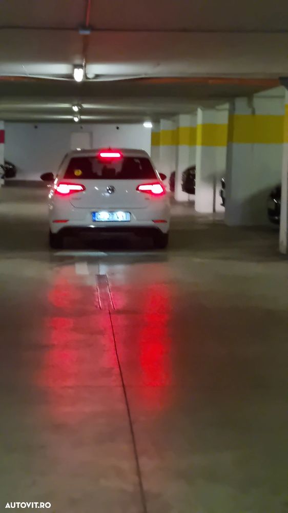 Volkswagen Golf - 25