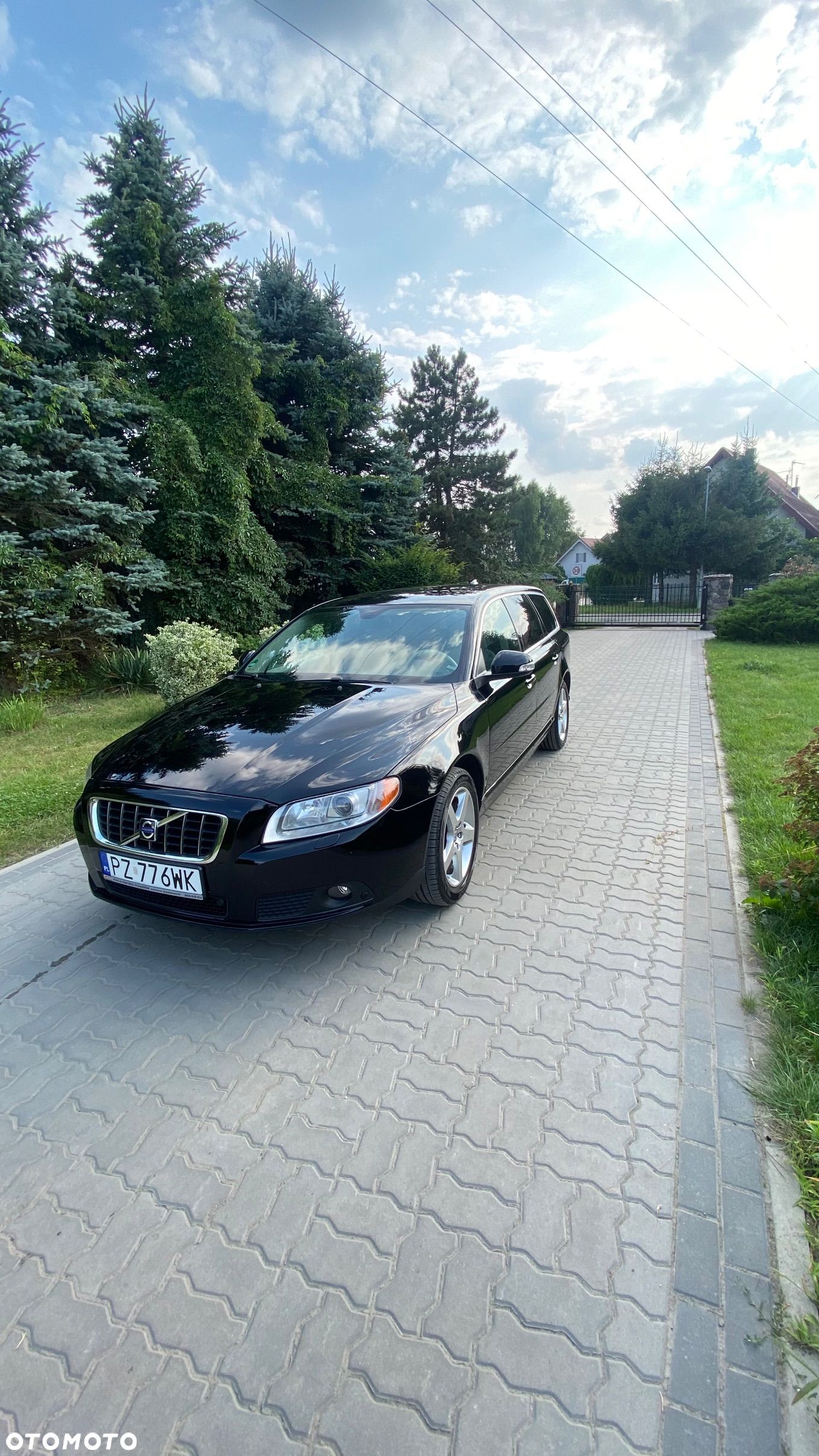 Volvo V70 2.4D Summum - 1