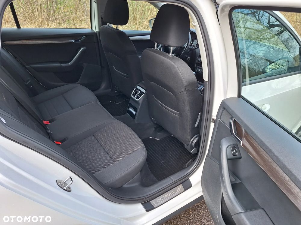 Skoda Octavia Combi 2.0 TDI 4x4 Scout - 15