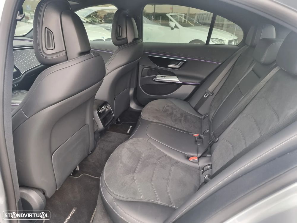 Mercedes-Benz E 300 de 9G-TRONIC AMG Line - 21