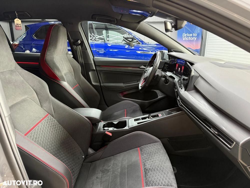 Volkswagen Golf - 30