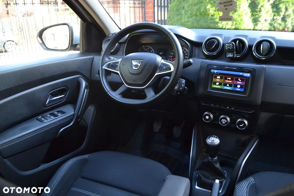 Dacia Duster 1.6 SCe Laureate S&S - 4