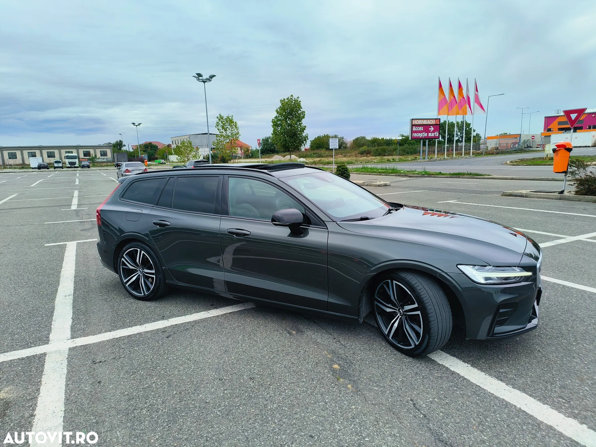 Volvo V60 D4 R-Design - 4