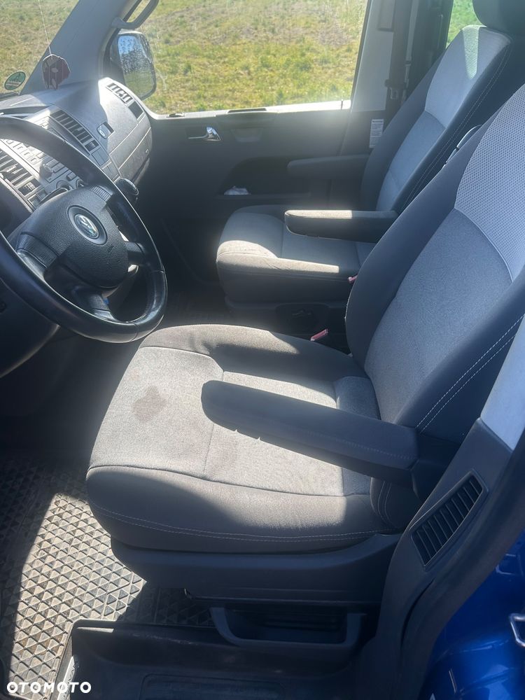 Volkswagen Multivan - 15