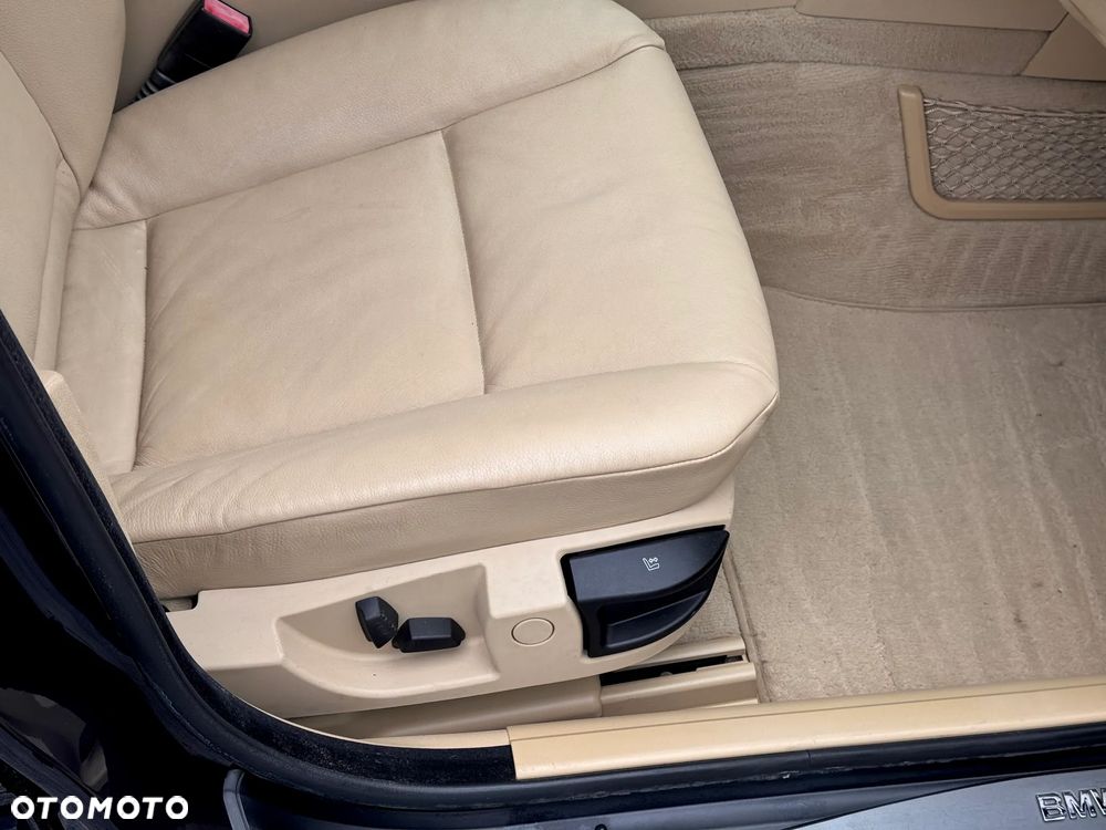 BMW Seria 5 525xi - 21