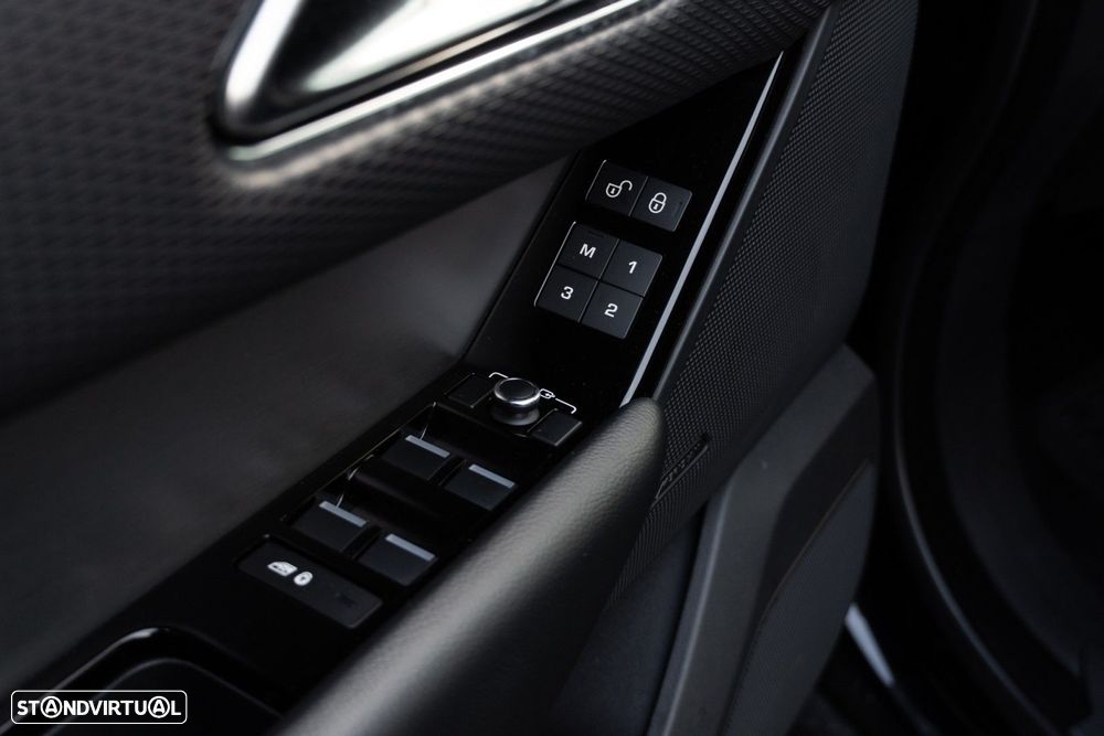 Land Rover Range Rover Velar 2.0 D R-Dynamic - 52