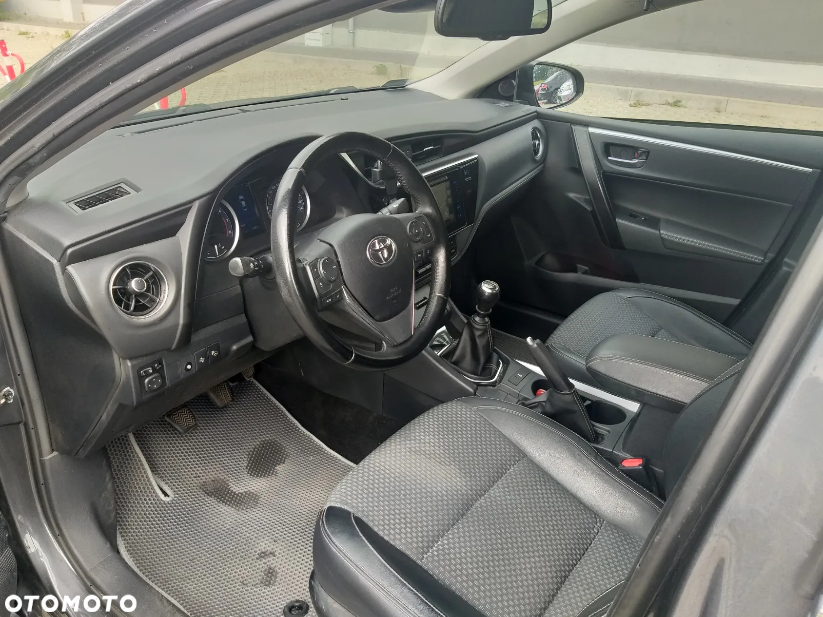 Toyota Corolla 1.6 Prestige EU6 - 7