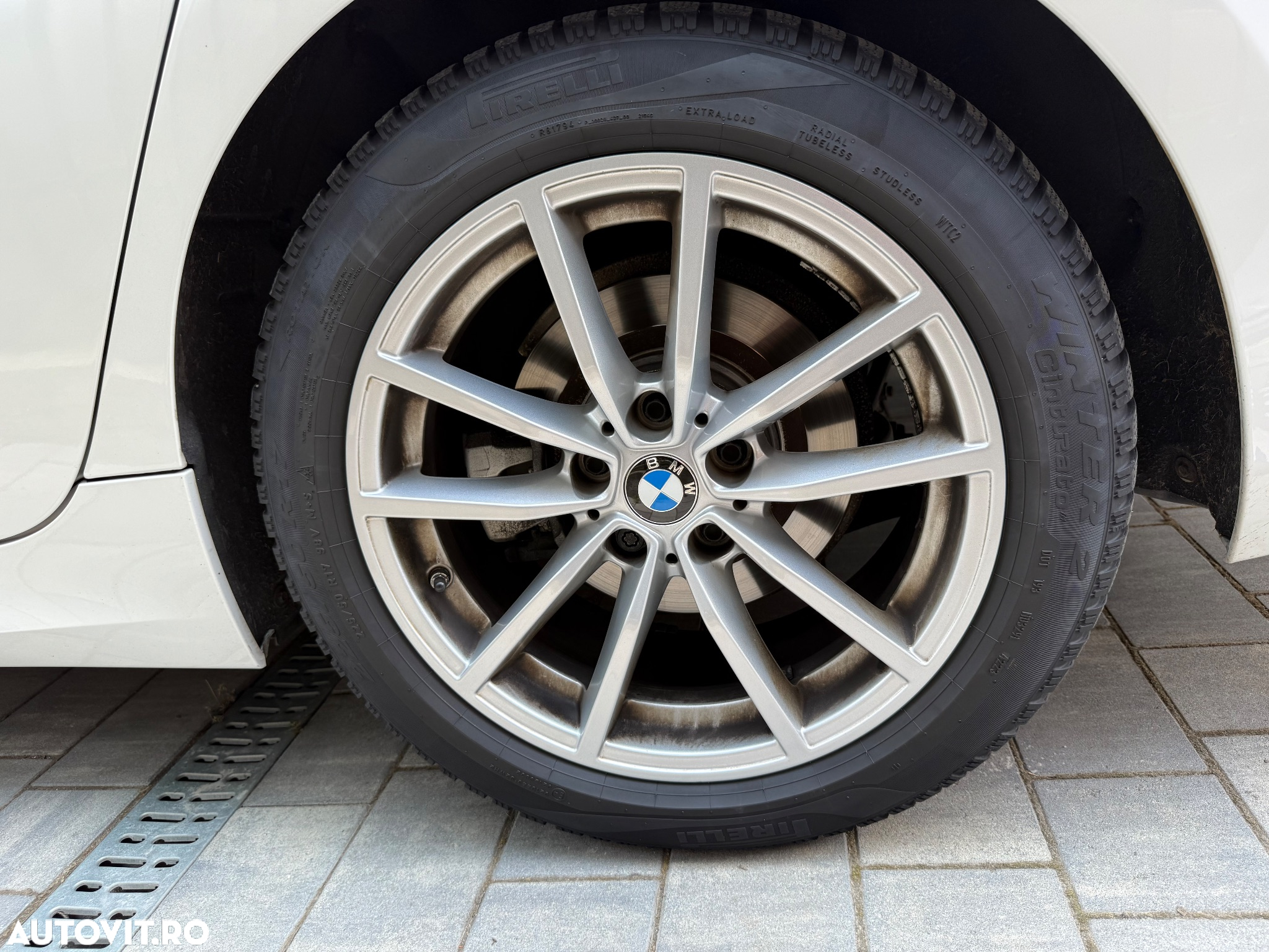 BMW Seria 3 318i Touring Aut. - 38