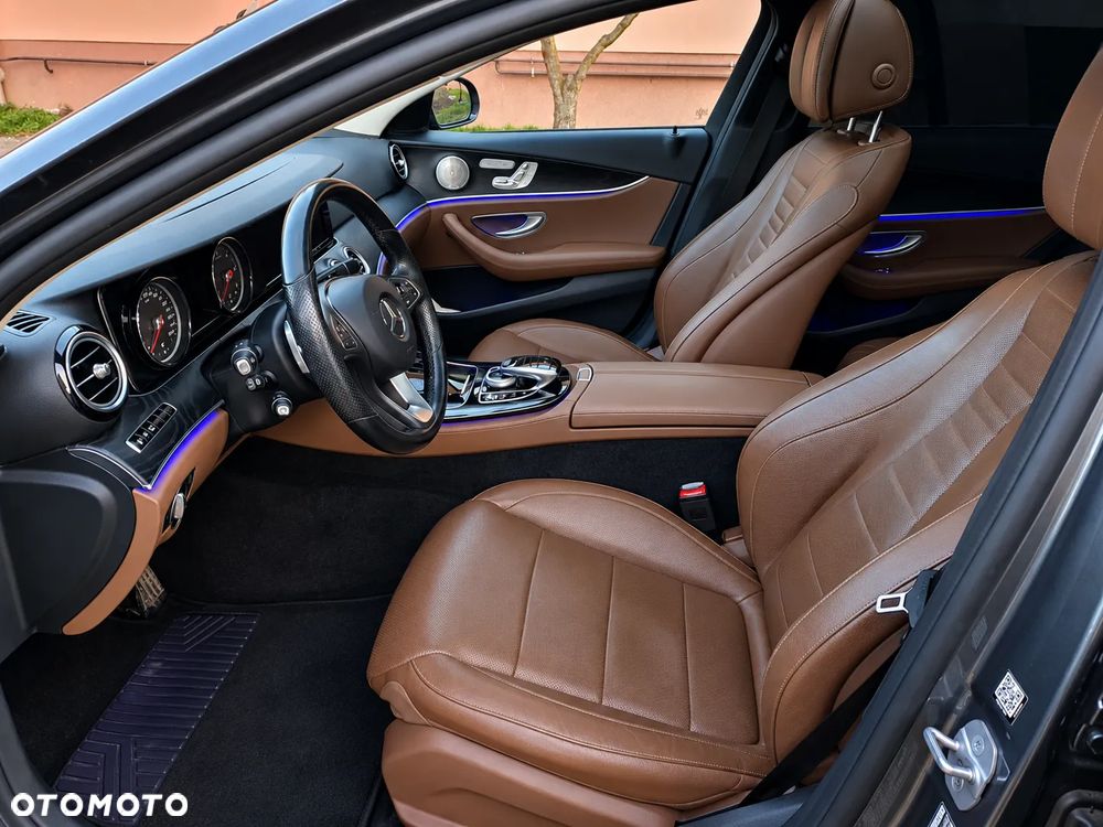Mercedes-Benz Klasa E 300 9G-TRONIC AMG Line - 8