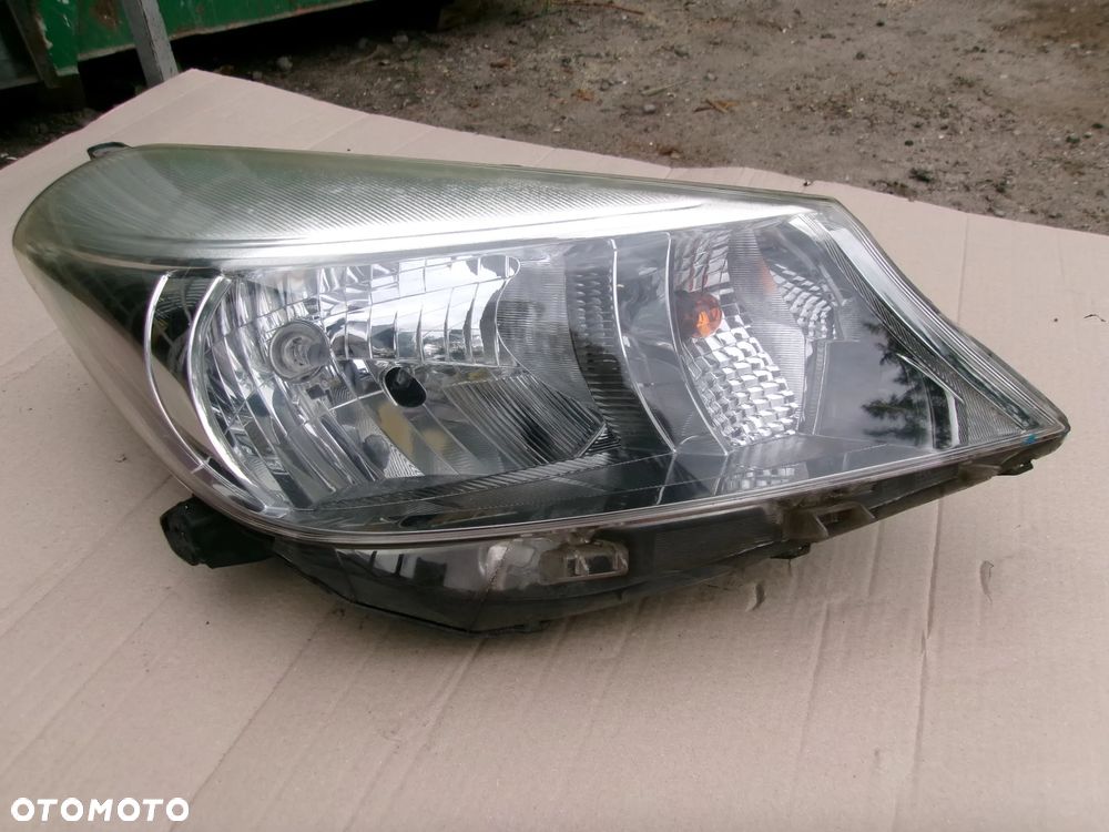 LAMPA PRZÓD PRAWA TOYOTA YARIS III  11-14 - 1