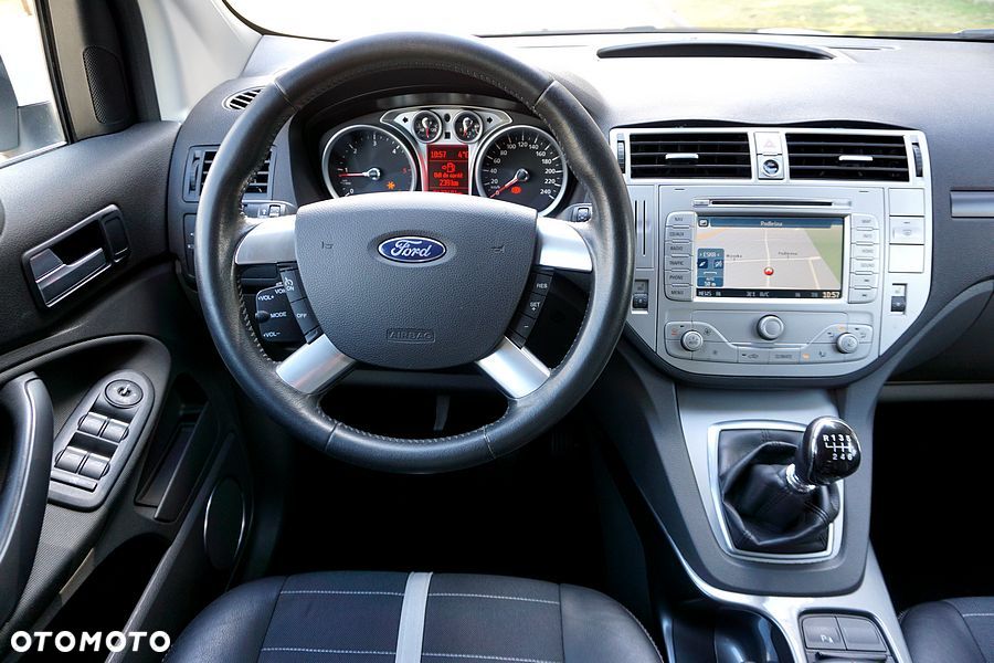 Ford Kuga 2.0 TDCi 4x4 Titanium - 31