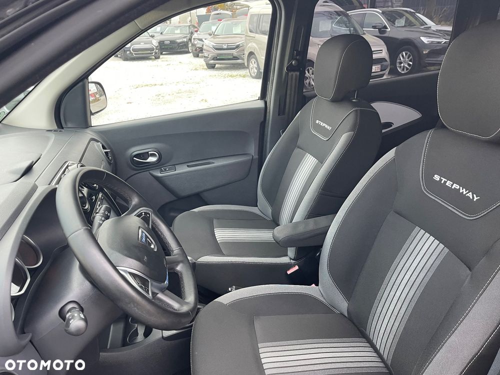 Dacia Lodgy dCi 110 Stepway Celebration - 12