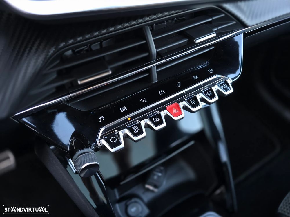 Peugeot e-208 GT - 25