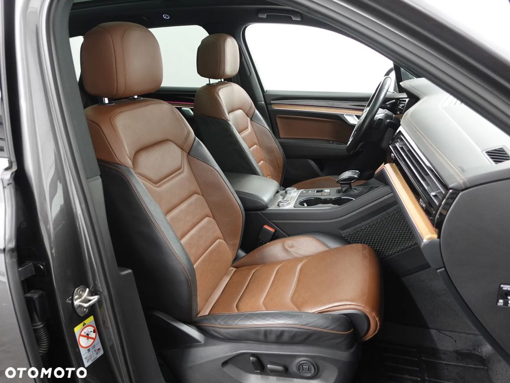 Volkswagen Touareg 4.0 V8 TDI SCR 4Motion Automatik - 27