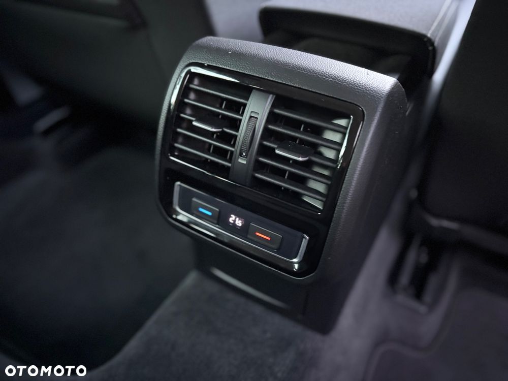 Volkswagen Passat - 14