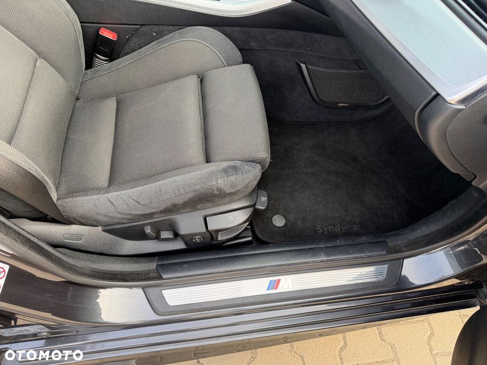 BMW Seria 5 525d - 35