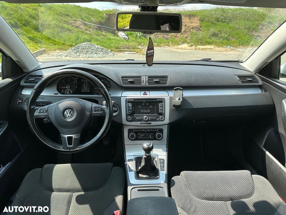 Volkswagen Passat - 10