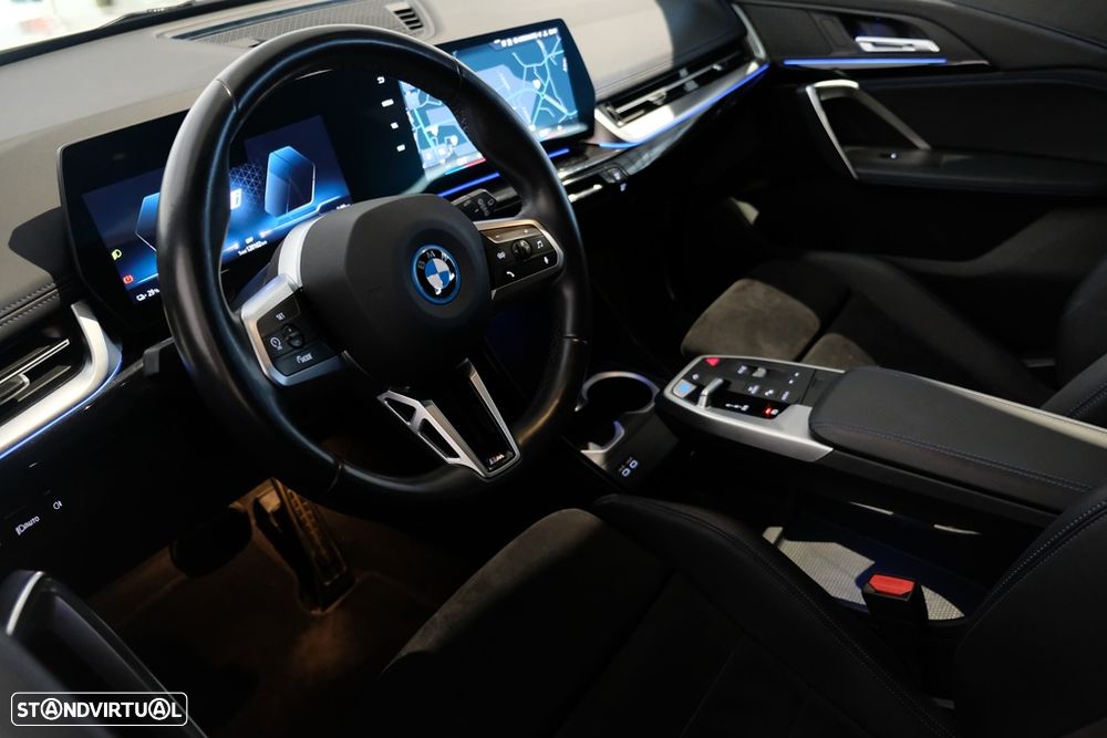 BMW iX1 xDrive30 M Sport Pack - 12