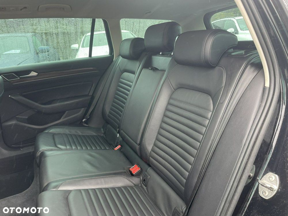 Volkswagen Passat Variant 2.0 TDI SCR 4Motion DSG (BMT) Highline - 11