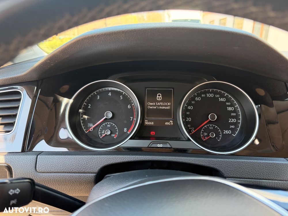 Volkswagen Golf - 20