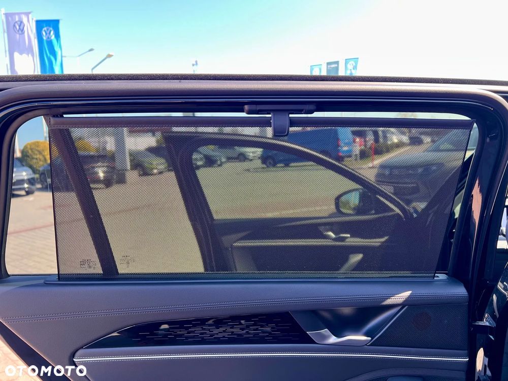 Volkswagen Passat - 11