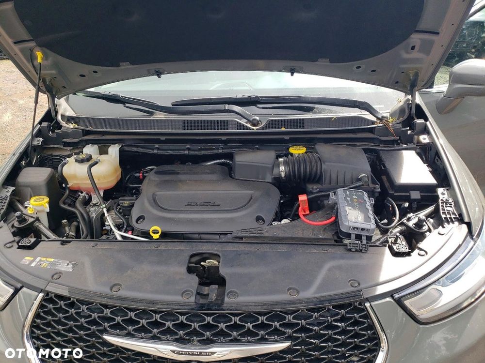 Chrysler Pacifica - 11