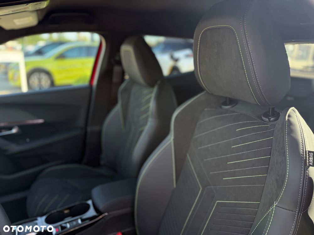 Peugeot 2008 PureTech mHEV GT Exclusive e-DCS6 - 11