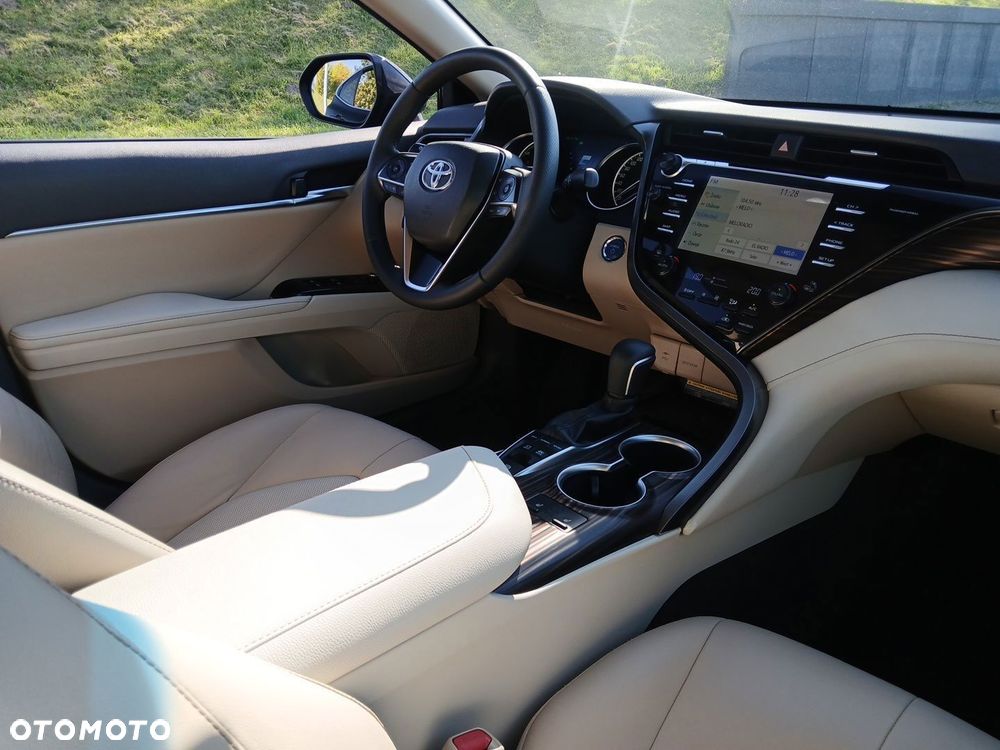 Toyota Camry 2.5 Hybrid Executive CVT - 20