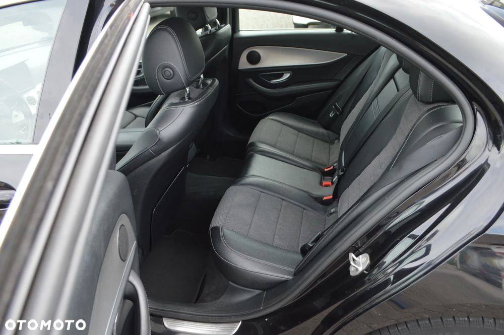 Mercedes-Benz Klasa E 220 d 9G-TRONIC - 11