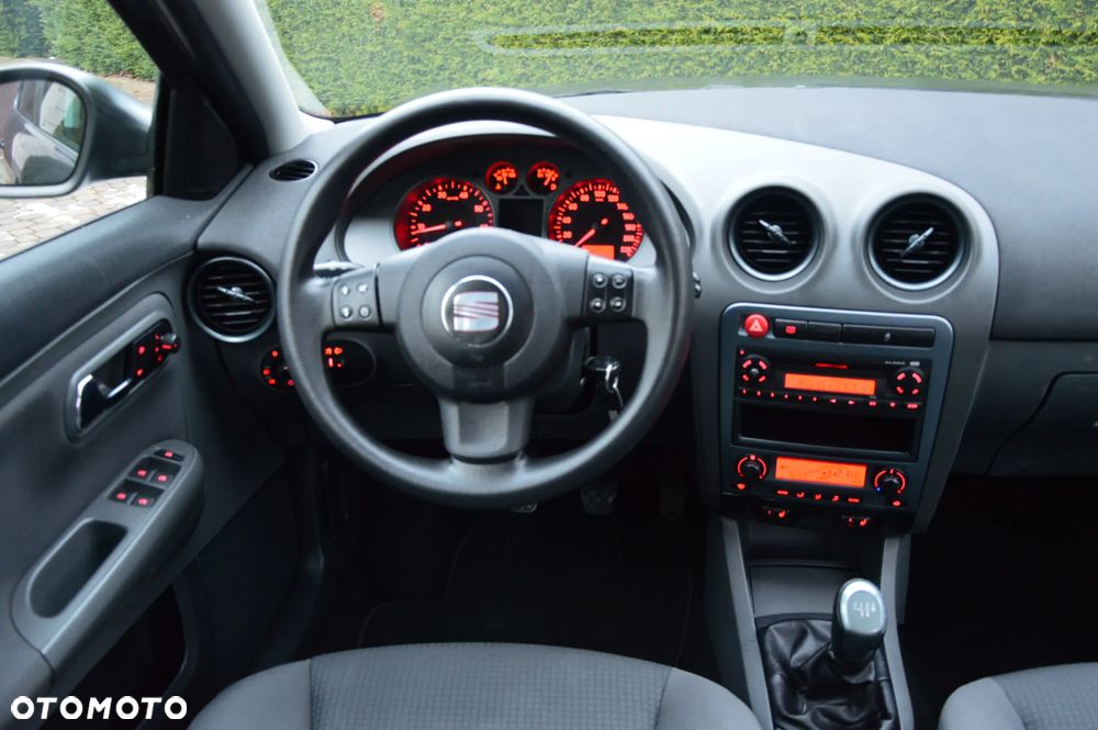 Seat Ibiza 1.4 16V Style - 25