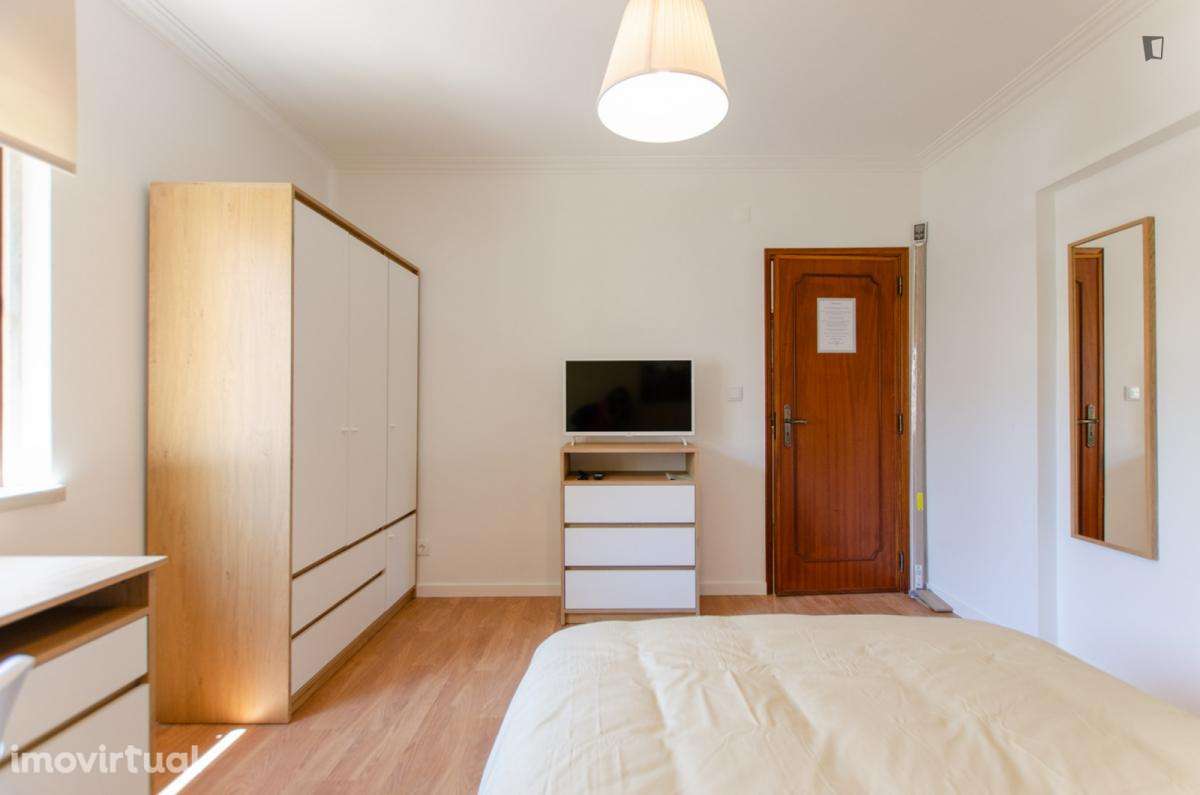 Quarto - localizado em Oeiras Lisbon - Grande imagem: 5/9