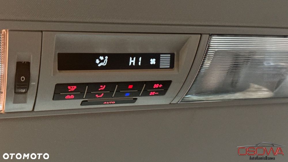 Volkswagen Multivan - 8