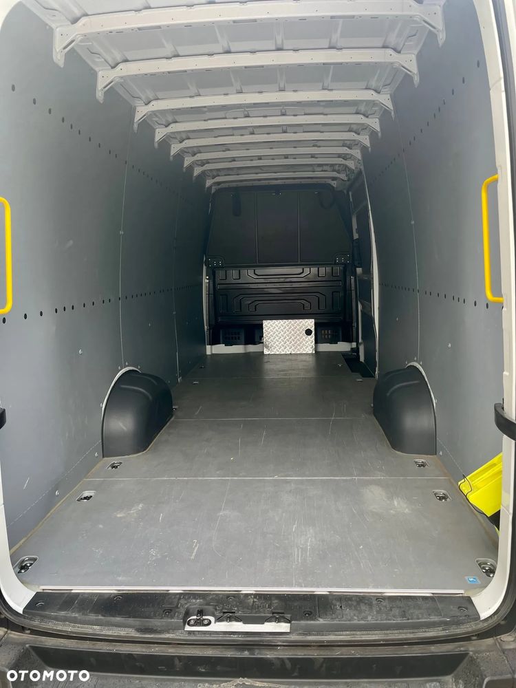 Volkswagen Crafter - 17