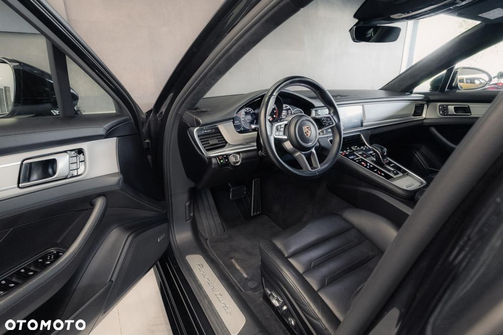 Porsche Panamera Turbo - 10