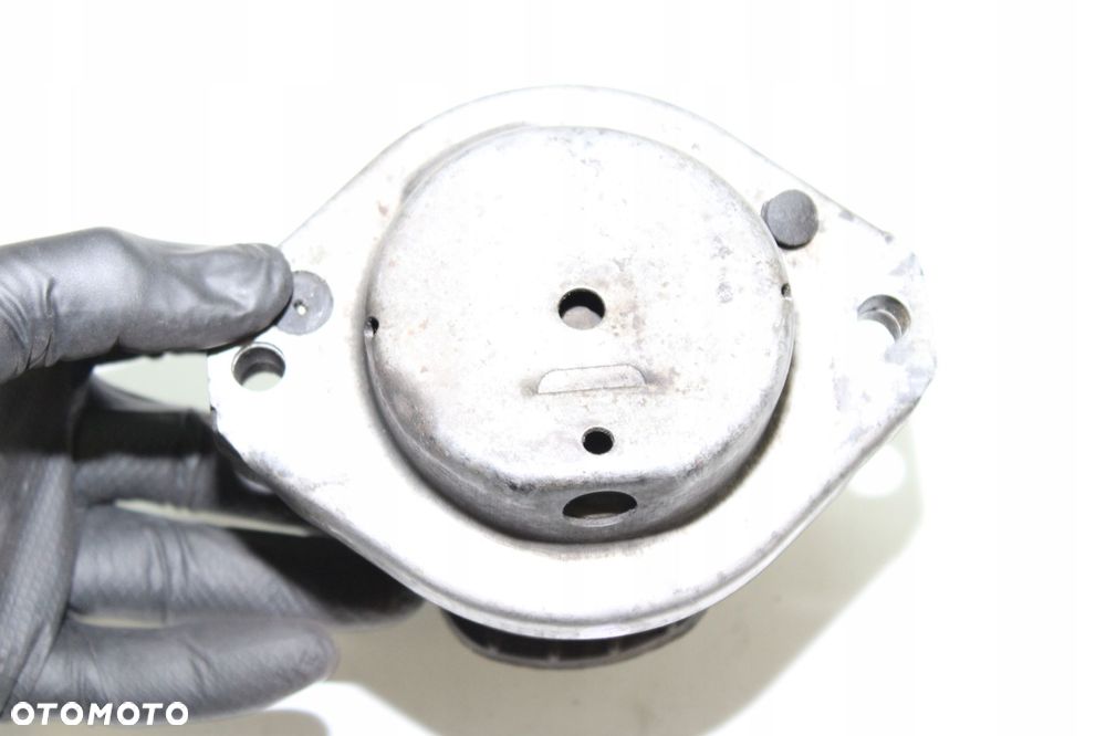 6768227 BMW E64 645I N62 PODUSZKA SILNIKA - 6