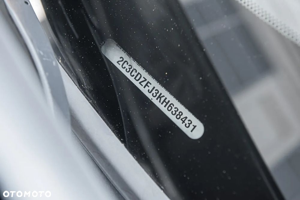 Dodge Challenger 6.4 Scat Pack - 36