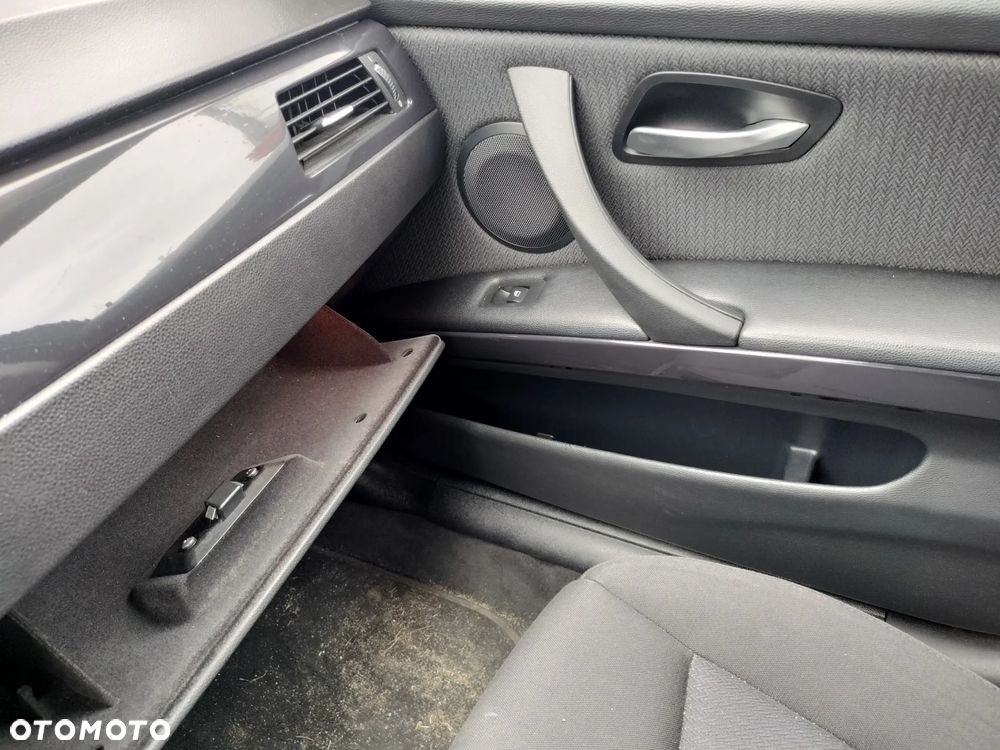 BMW Seria 3 318i - 10