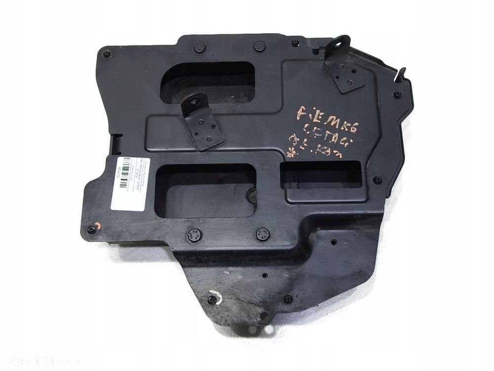 OBUDOWA KOMPUTERA FORD FIESTA MK7 1.4 TDCI - 1