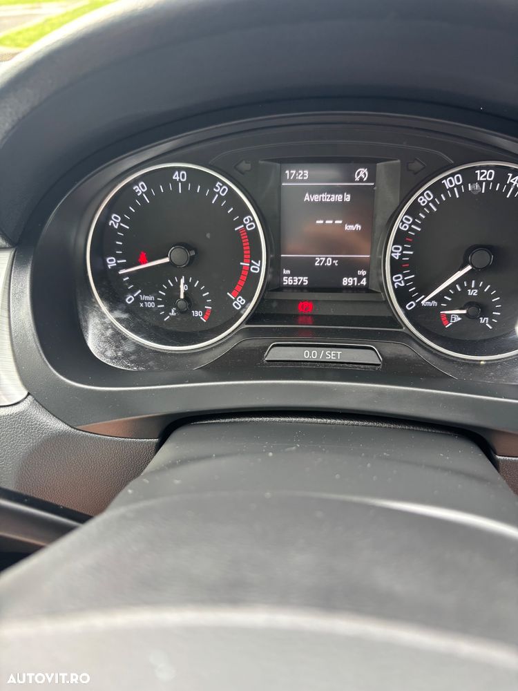 Skoda RAPID 1.2 TSI Ambition - 12